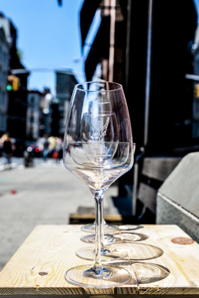 The Great Sparkling Debate: Champagne Flute vs Wine Glass